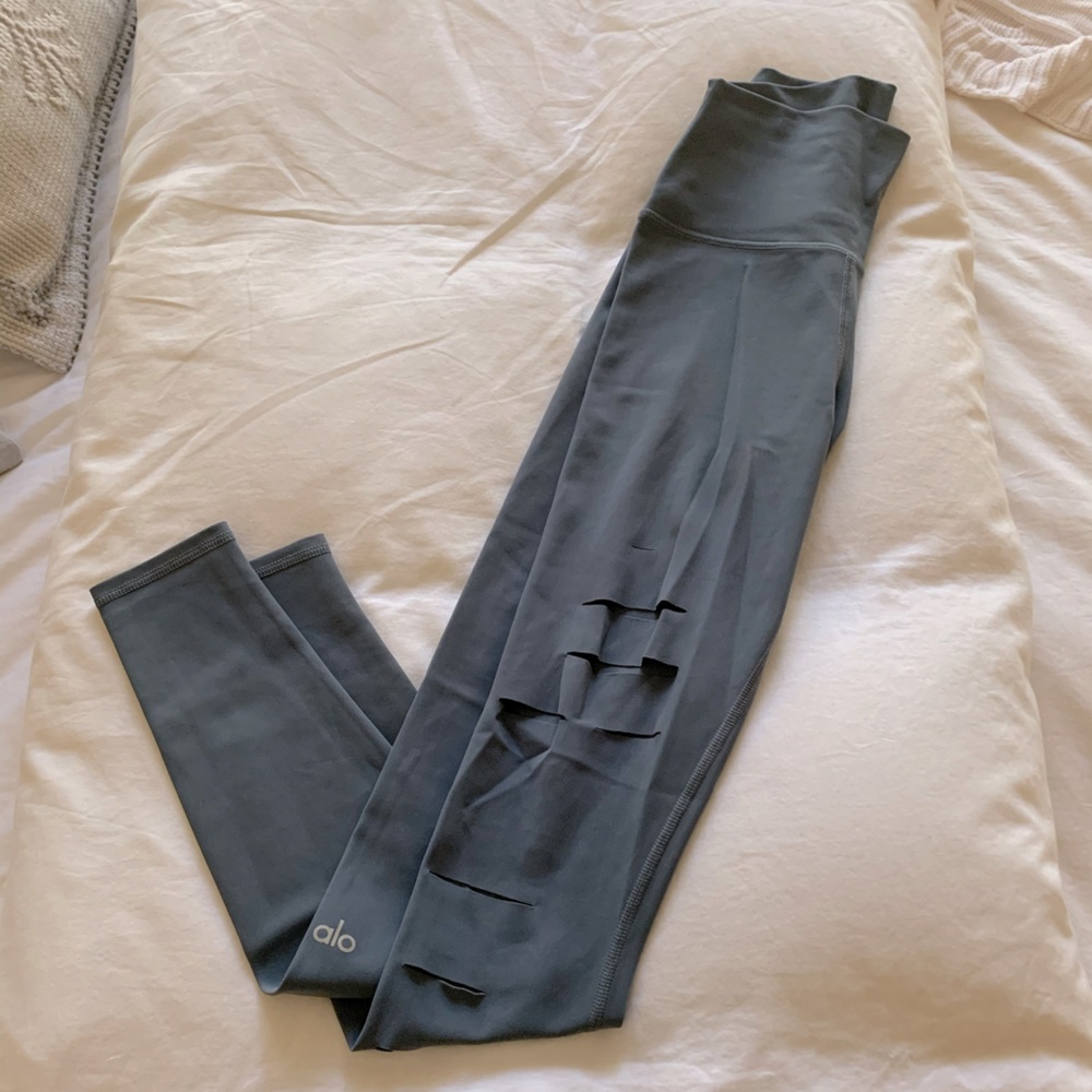 Alo Yoga High Waist Ripped Warrior Legging